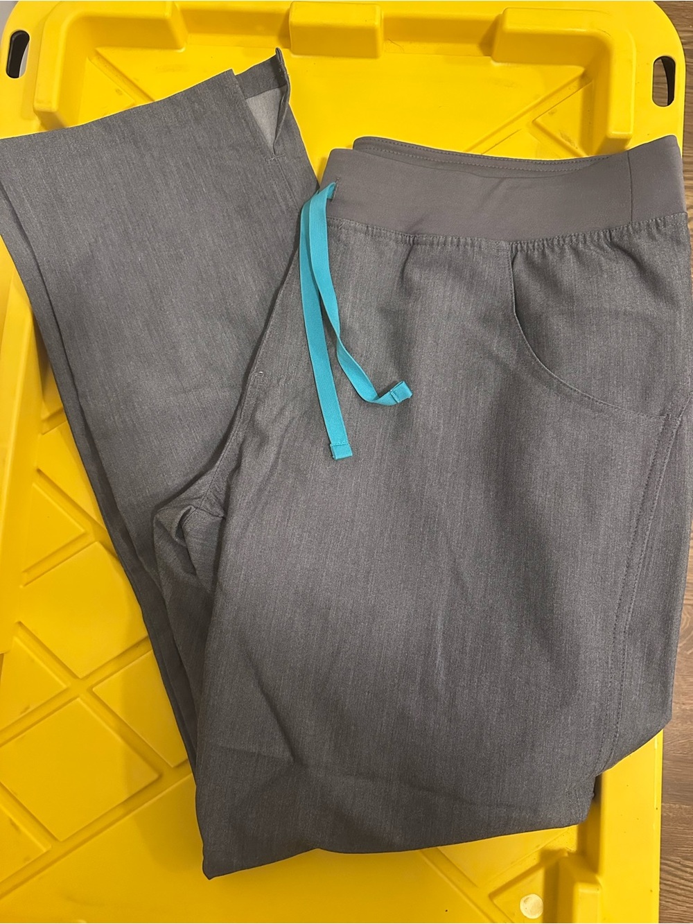 Women’s Figs scrub pant